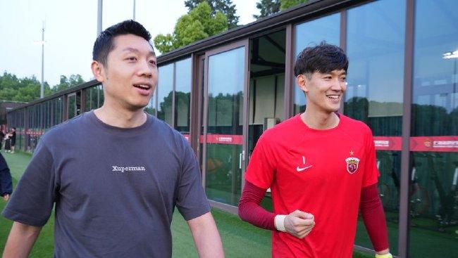 对此小因扎吉解释称：“不，他没有身体问题，这次换人只是一个技术性的选择。